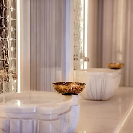 Liu Hotell Side
